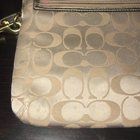 ❌SOLD❌ Coach Tablet Bag - Picture 3 of 7